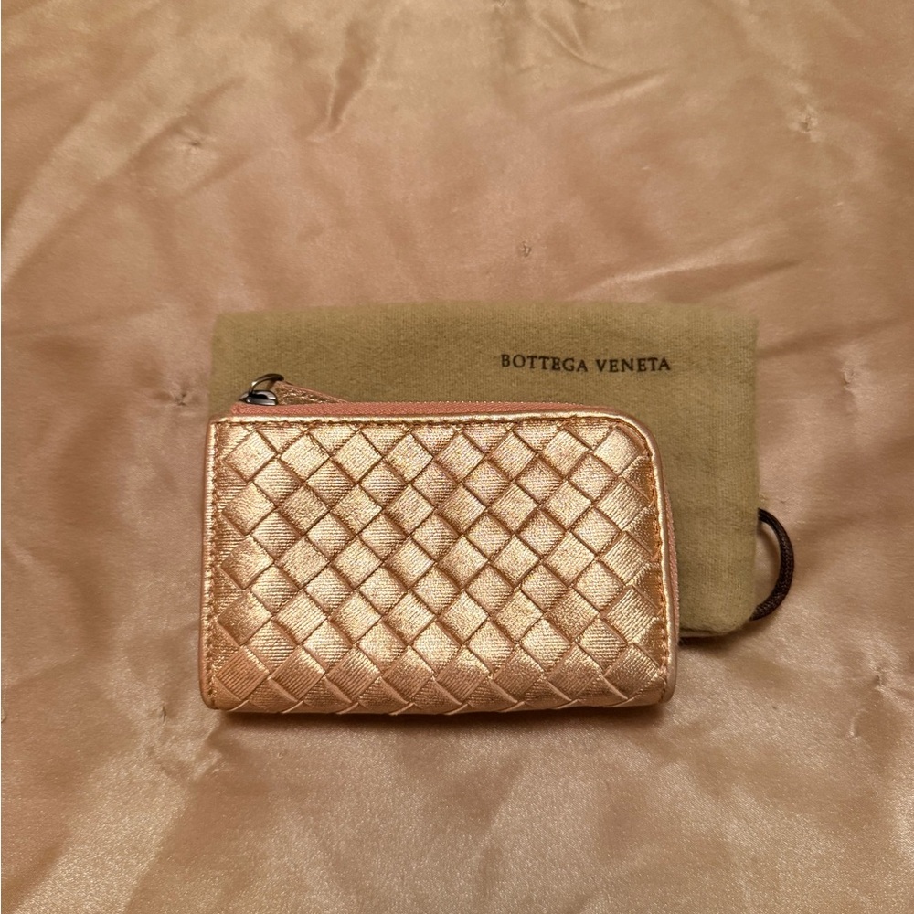 Bottega Veneta Rose Gold Leather Wallet - Picture 7 of 10